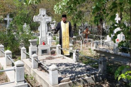 Prima zi de pomenire a celor adormiţi din perioada pascală – fotografia 37