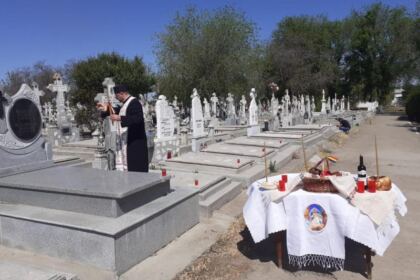 Prima zi de pomenire a celor adormiţi din perioada pascală – fotografia 48