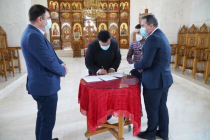 Aparatură medicală oferită de preoţi Spitalului Judeţean de Urgenţă din Brăila – fotografia 2