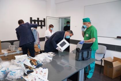 Aparatură medicală oferită de preoţi Spitalului Judeţean de Urgenţă din Brăila – fotografia 11