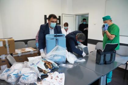 Aparatură medicală oferită de preoţi Spitalului Judeţean de Urgenţă din Brăila – fotografia 12