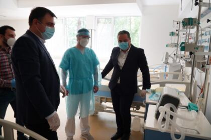 Aparatură medicală oferită de preoţi Spitalului Judeţean de Urgenţă din Brăila – fotografia 18