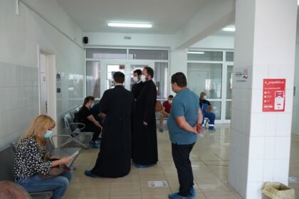 Preoţii şi credincioşii gălăţeni au desfăşurat o nouă acţiune de donare de sânge – fotografia 5