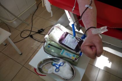 Preoţii şi credincioşii gălăţeni au desfăşurat o nouă acţiune de donare de sânge – fotografia 15