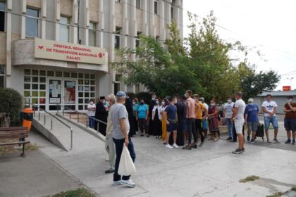 O nouă acţiune de donare de sânge a preoţilor şi credincioşilor din Protopopiatul Tecuci – fotografia 7