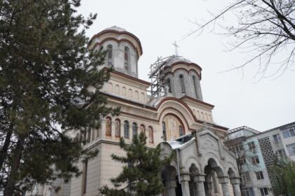 1.000 de persoanele nevoiaşe primesc daruri din partea parohiilor din Protopopiatul Brăila – fotografia 1