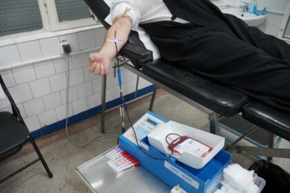 Preoţii şi credincioşii brăileni au donat sânge şi plasmă convalescentă Covid-19 – fotografia 12