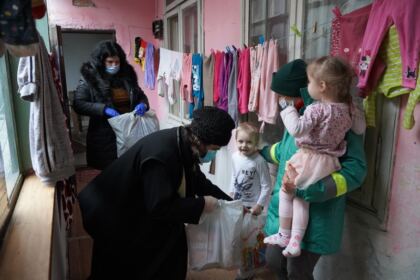 Daruri oferite copiilor de la Grădiniţa „Familia“ din Brăila – fotografia 9