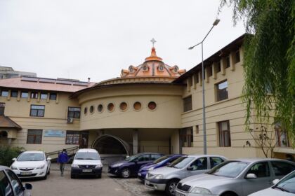 Parohia „Naşterea Domnului“ din Brăila a oferit daruri familiilor nevoiaşe – fotografia 2