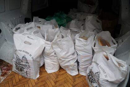 Parohia „Naşterea Domnului“ din Brăila a oferit daruri familiilor nevoiaşe – fotografia 7