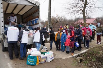 Ediţia a 7-a a activităţii social-filantropice „Bucuria de a dărui“ în Eparhia Dunării de Jos – fotografia 30