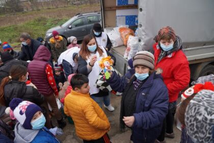 Ediţia a 7-a a activităţii social-filantropice „Bucuria de a dărui“ în Eparhia Dunării de Jos – fotografia 32