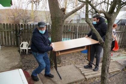 Ediţia a 7-a a activităţii social-filantropice „Bucuria de a dărui“ în Eparhia Dunării de Jos – fotografia 37