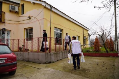 Ediţia a 7-a a activităţii social-filantropice „Bucuria de a dărui“ în Eparhia Dunării de Jos – fotografia 42