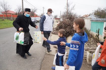 Ediţia a 7-a a activităţii social-filantropice „Bucuria de a dărui“ în Eparhia Dunării de Jos – fotografia 50