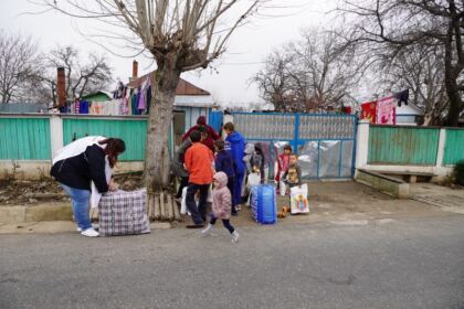 Ediţia a 7-a a activităţii social-filantropice „Bucuria de a dărui“ în Eparhia Dunării de Jos – fotografia 54