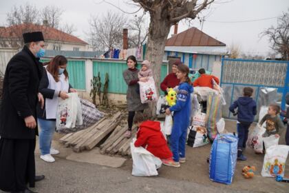 Ediţia a 7-a a activităţii social-filantropice „Bucuria de a dărui“ în Eparhia Dunării de Jos – fotografia 55