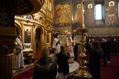 Colindători la Catedrala Arhiepiscopală din Galaţi – fotografia 9
