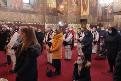 Colindători la Catedrala Arhiepiscopală din Galaţi – fotografia 12