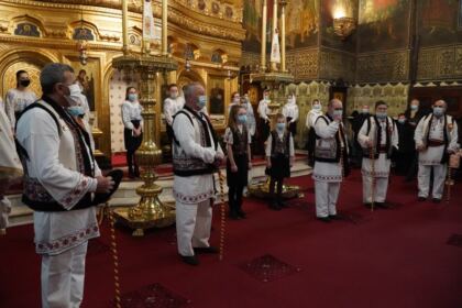Colindători la Catedrala Arhiepiscopală din Galaţi – fotografia 22