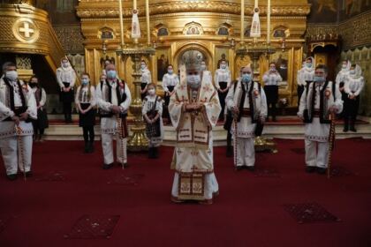 Colindători la Catedrala Arhiepiscopală din Galaţi – fotografia 23