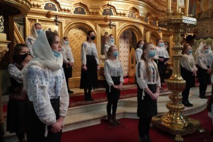 Colindători la Catedrala Arhiepiscopală din Galaţi – fotografia 24