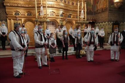 Colindători la Catedrala Arhiepiscopală din Galaţi – fotografia 31
