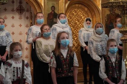 Colindători la Catedrala Arhiepiscopală din Galaţi – fotografia 33