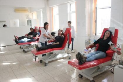 În Eparhia Dunării de Jos continuă mobilizarea pentru donarea de sânge – fotografia 9