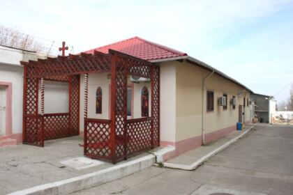 Activităţi social-filantropice la Duminica Înfricoşătoarei Judecăţi în Arhiepiscopia Dunării de Jos – fotografia 2
