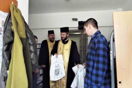 Activităţi social-filantropice la Duminica Înfricoşătoarei Judecăţi în Arhiepiscopia Dunării de Jos – fotografia 5