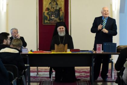 Poetul naţional Mihai Eminescu a fost omagiat de elevii Seminarului Teologic „Sfântul Apostol Andrei“ din Galaţi – fotografia 8