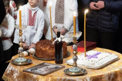 Poetul naţional Mihai Eminescu a fost omagiat de elevii Seminarului Teologic „Sfântul Apostol Andrei“ din Galaţi – fotografia 5