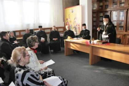Simpozion studenţesc dedicat Sfinţilor Trei Ierarhi la Galaţi – fotografia 16