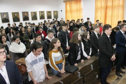 Simpozion interliceal la Seminarul Teologic Ortodox „Sfântul Apostol Andrei“ din Galaţi – fotografia 17