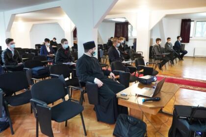 Elevii Seminarului Teologic „Sf. Andrei“ din Galaţi au început pregătirile pentru examenele naţionale – fotografia 5