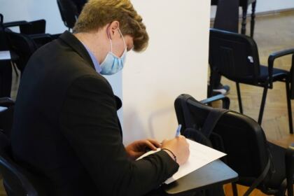 Elevii Seminarului Teologic „Sf. Andrei“ din Galaţi au început pregătirile pentru examenele naţionale – fotografia 9