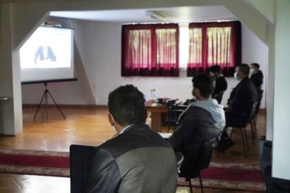 Elevii Seminarului Teologic „Sf. Andrei“ din Galaţi au început pregătirile pentru examenele naţionale – fotografia 12