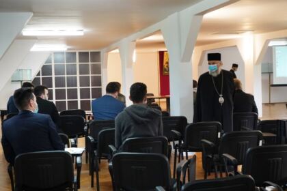 Elevii Seminarului Teologic „Sf. Andrei“ din Galaţi au început pregătirile pentru examenele naţionale – fotografia 17