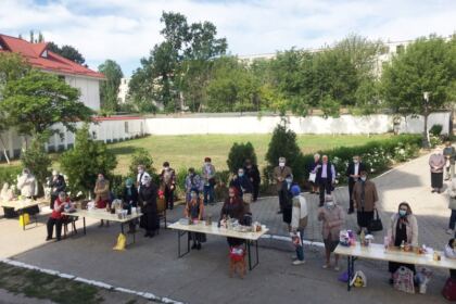 Acțiune social-filantropică în parohia „Pogorârea Sfântului Duh“ din Galați – fotografia 2