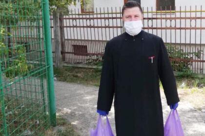 Acțiune social-filantropică în parohia „Pogorârea Sfântului Duh“ din Galați – fotografia 7