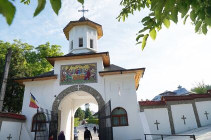 Sărbătoarea Preasfintei Treimi în pădurea Buciumenilor – fotografia 1