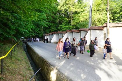 Sărbătoarea Preasfintei Treimi în pădurea Buciumenilor – fotografia 3