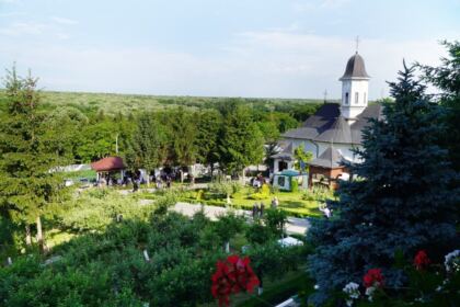 Sărbătoarea Preasfintei Treimi în pădurea Buciumenilor – fotografia 5