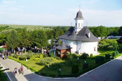 Sărbătoarea Preasfintei Treimi în pădurea Buciumenilor – fotografia 6