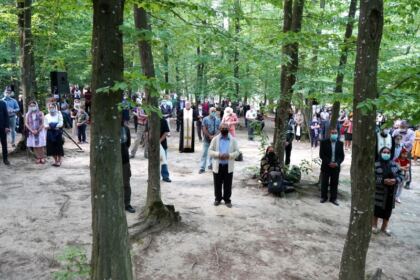 Sărbătoarea Preasfintei Treimi în pădurea Buciumenilor – fotografia 18