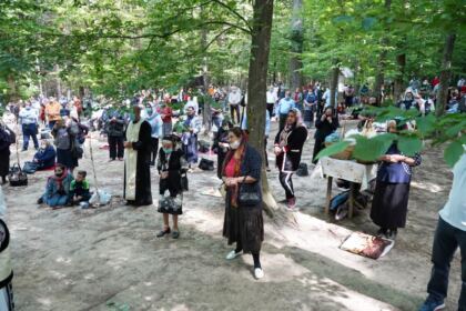 Sărbătoarea Preasfintei Treimi în pădurea Buciumenilor – fotografia 19