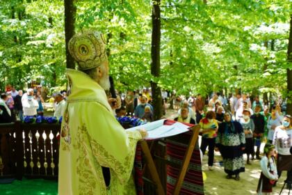 Sărbătoarea Preasfintei Treimi în pădurea Buciumenilor – fotografia 45