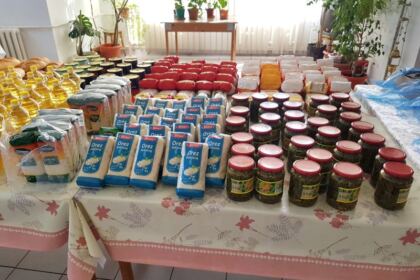 Parohia „Sfânta Cuvioasă Parascheva“ din Galați a oferit un nou ajutor persoanelor nevoiașe – fotografia 3