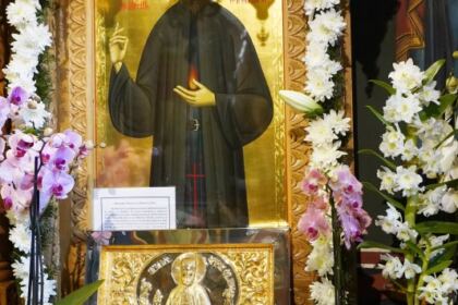Pomenirea Sfântului Efrem cel Nou şi daruri pentru familii cu mulţi copii – fotografia 15